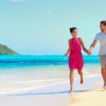 Husband and wife on a tropical beach_s