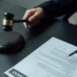 Legal,Consultant,And,Real,Estate,Attorney,Lawyer,Read,The,Building